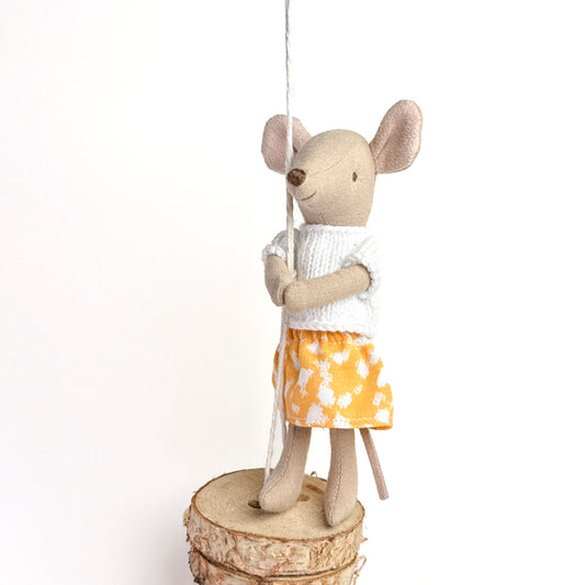 A sweet Honey Days skirt for Maileg mice